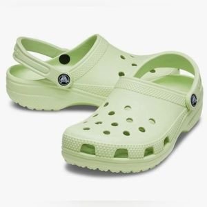 Crocs Classic Clog Celery Size 9 women/7 men (Brand New with Tags)